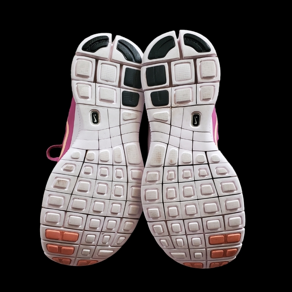 Nike free Pink and Peach Womens running shoes. Size 10 US. - Picture 8 of 11